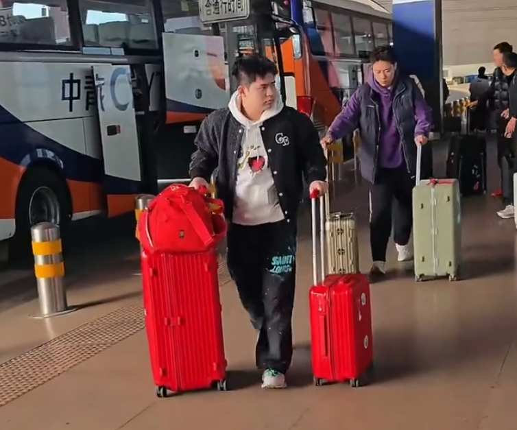 官方平台-林诗栋将封闭训练两周！世排跌第5世界杯丢种子位 肩伤成最大隐患